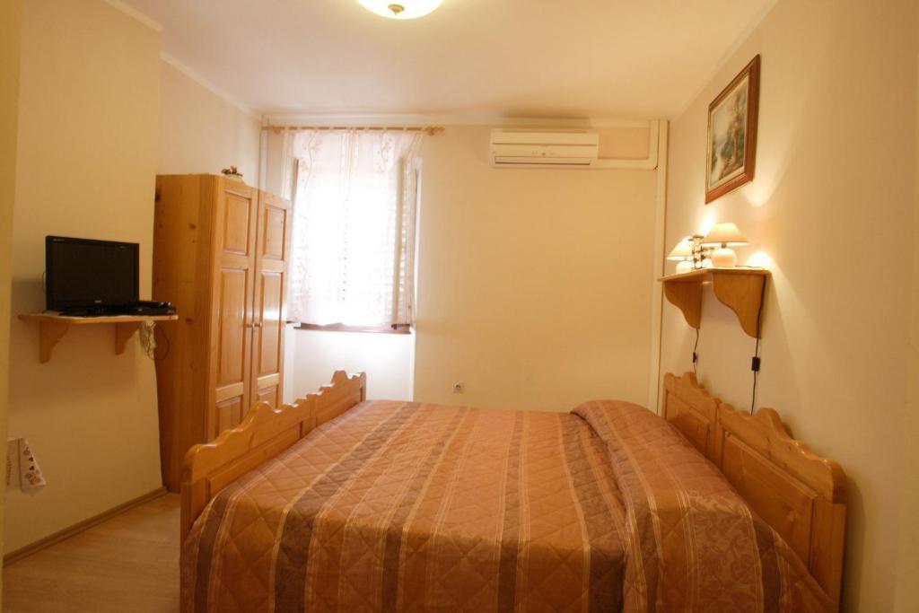 Rooms Sara Groznjan Bilik gambar