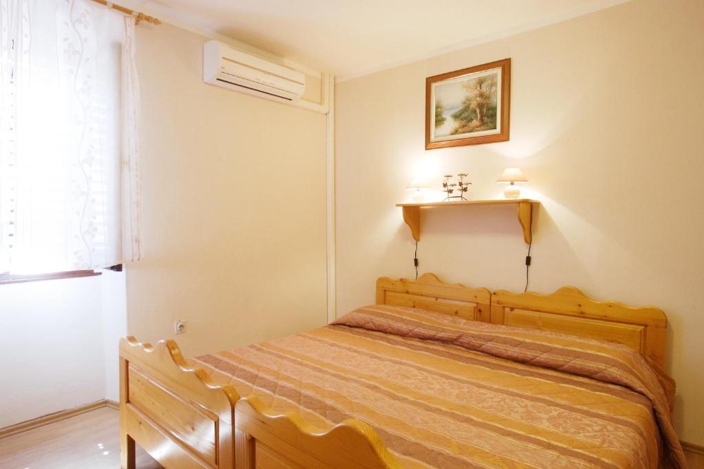 Rooms Sara Groznjan Bilik gambar
