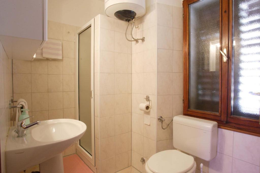 Rooms Sara Groznjan Bilik gambar